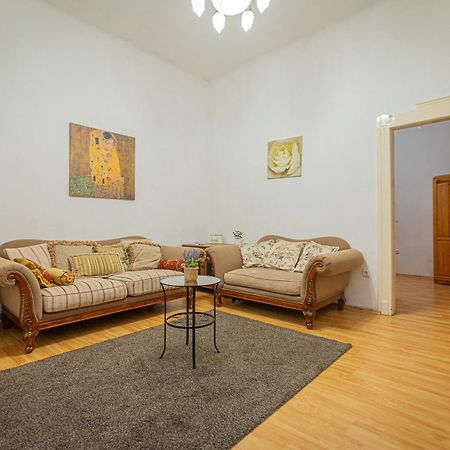 Jackquaters Silver Budapest Ngoại thất bức ảnh
