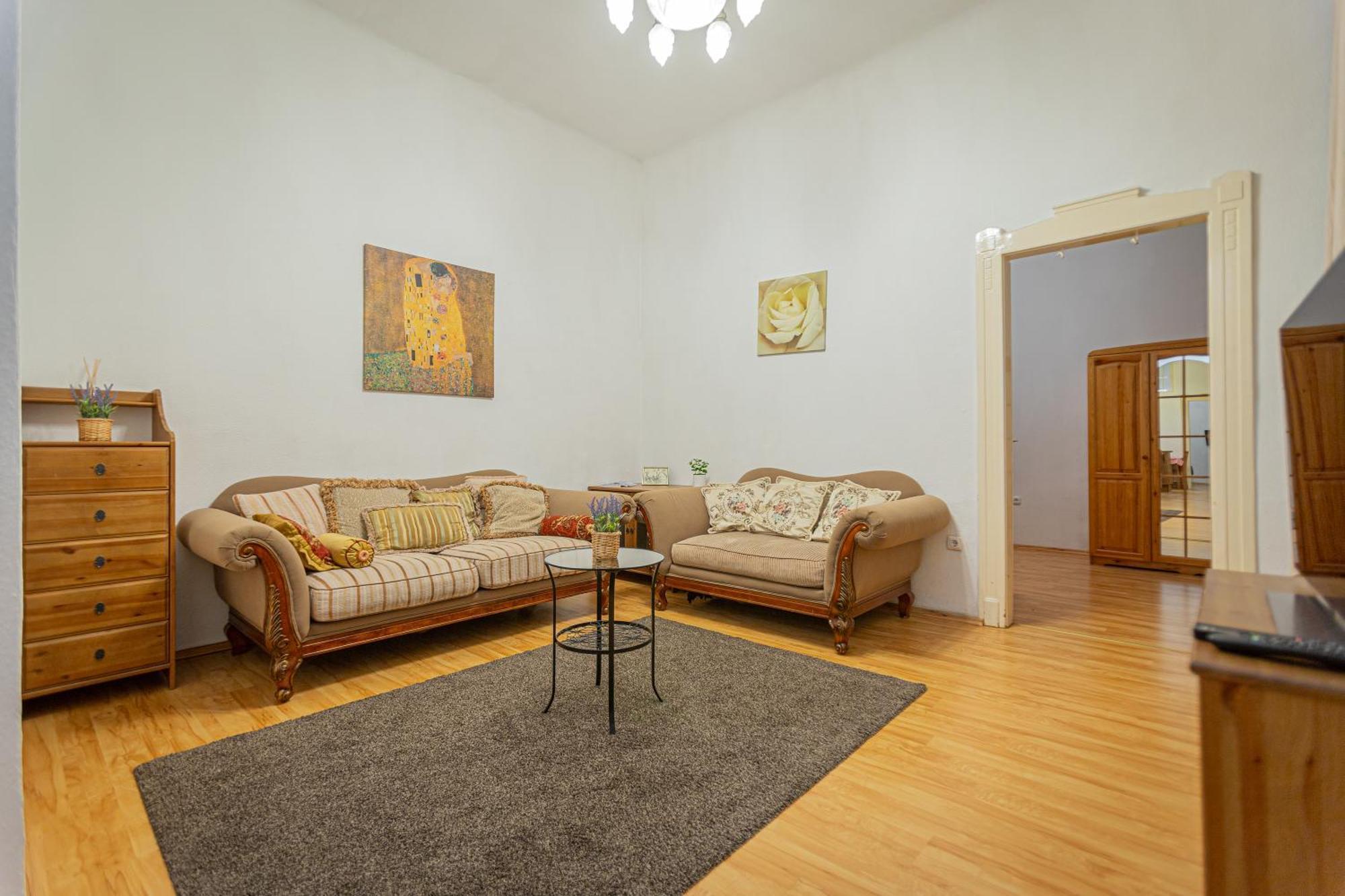 Jackquaters Silver Budapest Ngoại thất bức ảnh